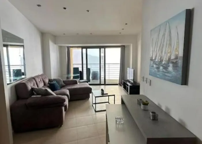 Flat In The Heart Of St Julians